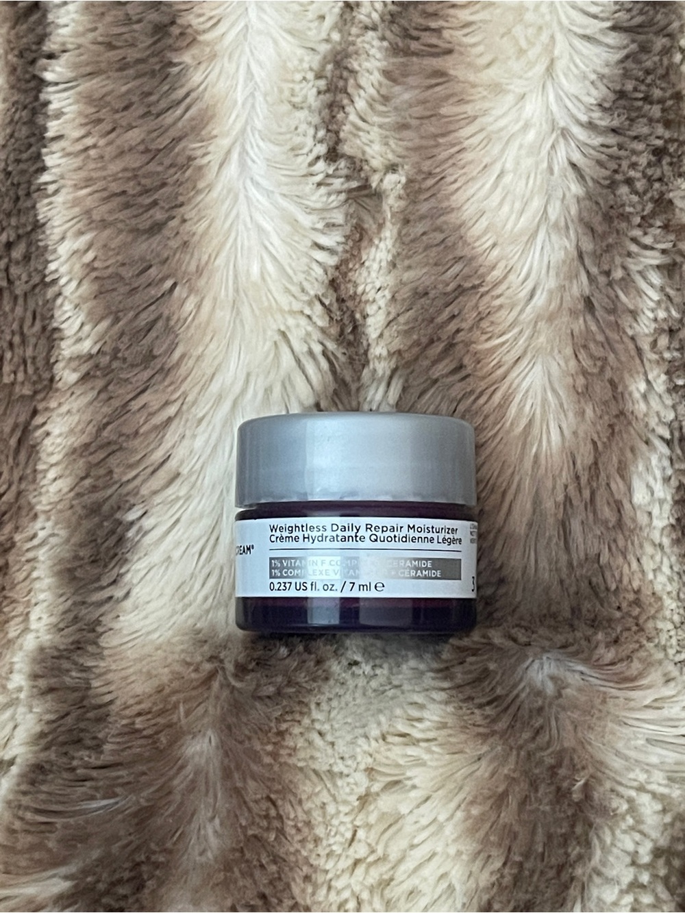 It Cosmetics Weightless Repair Daily Moisturizer Confidence in a Cream Barrier